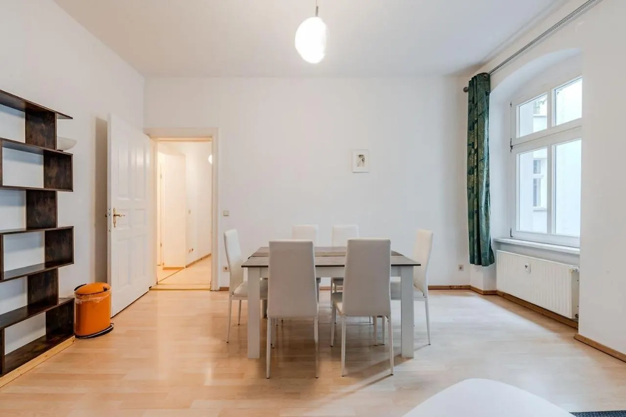 Tranquil Retreat Prenziberlin Near Alexanderplatz Appartement Duitsland