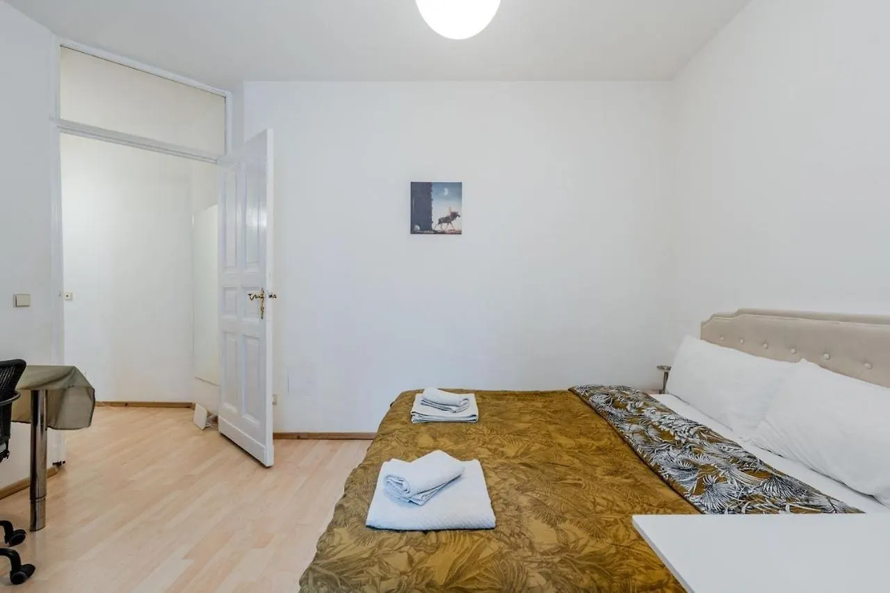Tranquil Retreat Prenziberlin Near Alexanderplatz Apartment 0*, Berlin