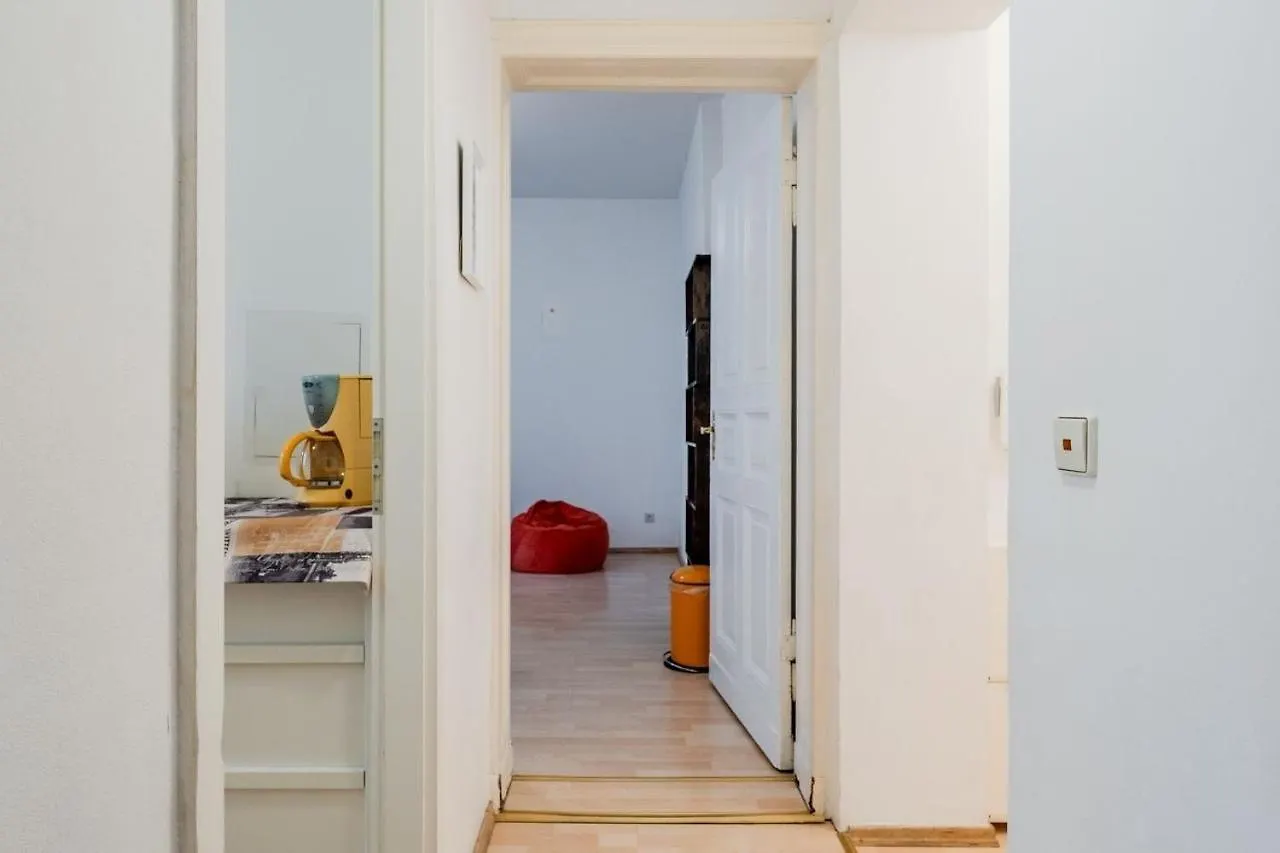 Tranquil Retreat Prenziberlin Near Alexanderplatz Apartment